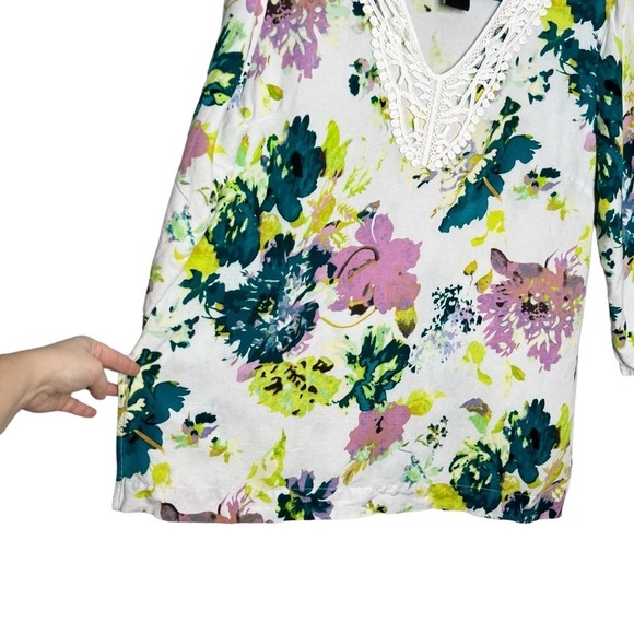 Premise Linen Rayon Blend Floral V Neck 3/4 Length Sleeve Blouse - Picture 8 of 12